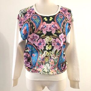 RARE! NWT YASB Women’s White Crewneck top with Multicolored Floral Print, Boho